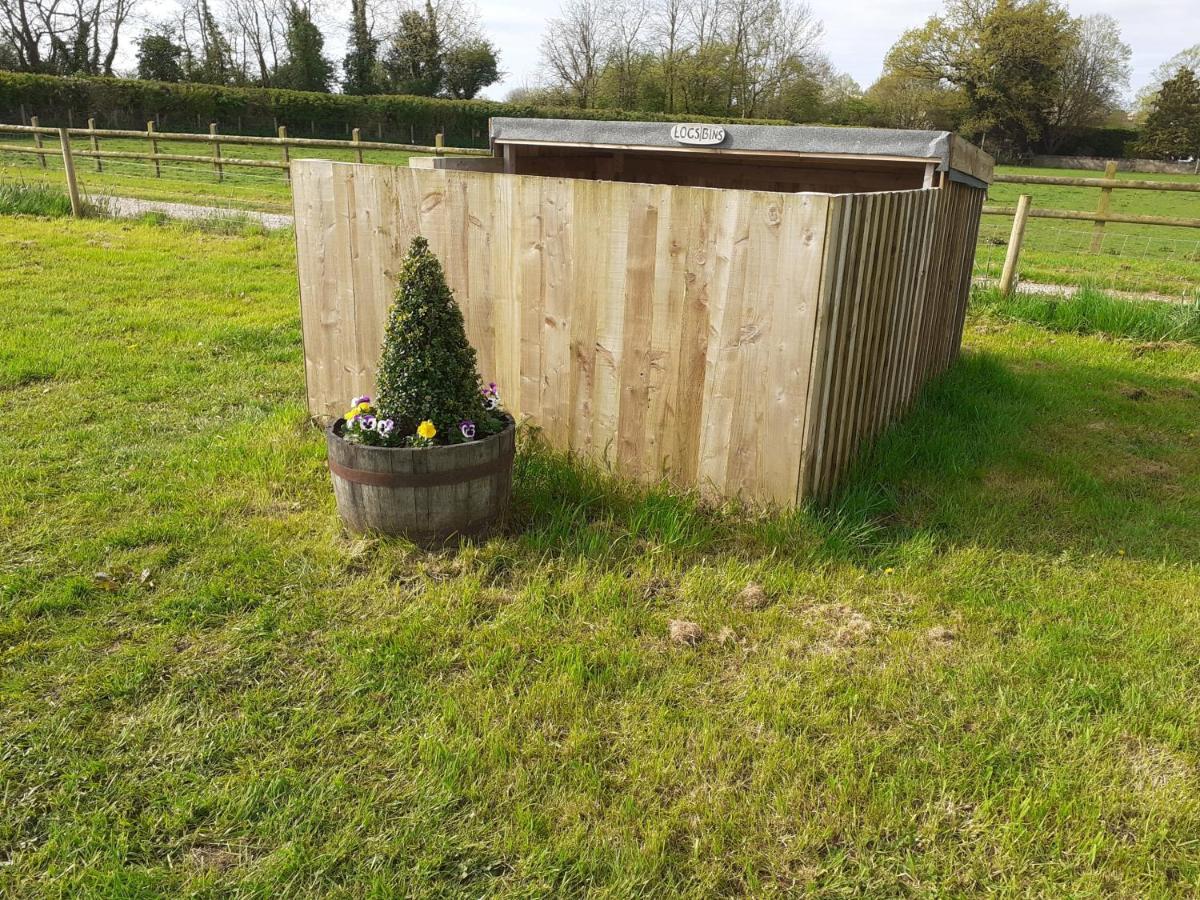 Glamping In Wiltshire The Green Knoll Is A Charm 치펜햄 외부 사진